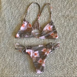 Acacia Bikini top + bottom / great deal!